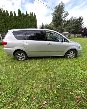 Toyota Avensis Verso cena 17000 przebieg: 350000, rok produkcji 2003 z Działdowo małe 781